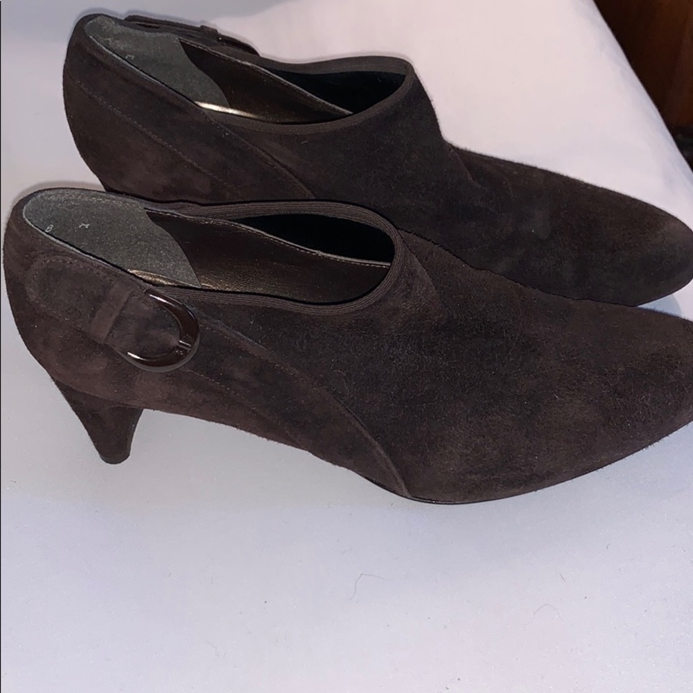 Stuart Weitzman suede brown booties 8m